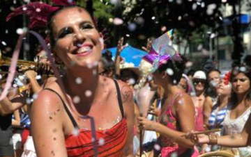 Mulheres lançam campanhas contra o assédio no carnaval